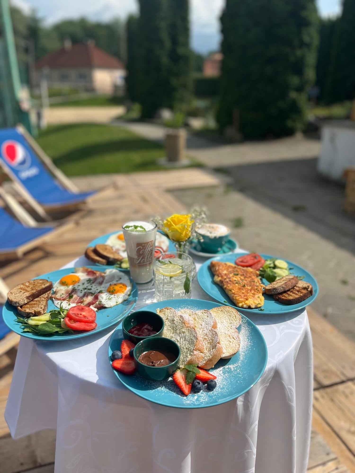 Raketa Residence, Restaurant & Hotel Prievidza Zewnętrze zdjęcie
