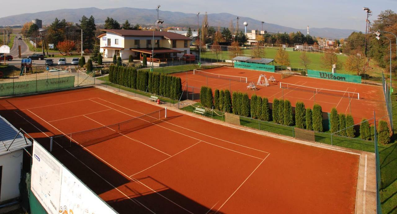 Raketa Residence, Restaurant & Hotel Prievidza Zewnętrze zdjęcie